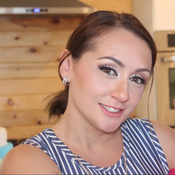 Meet your Posher, Sharon - Picture 7 of 8